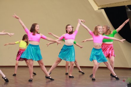 Uczestnicy pokazów tanecznych